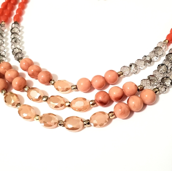 ANN TAYLOR CORAL STATEMENT LAYERS BEADED NECKLACE - Picture 5 of 6